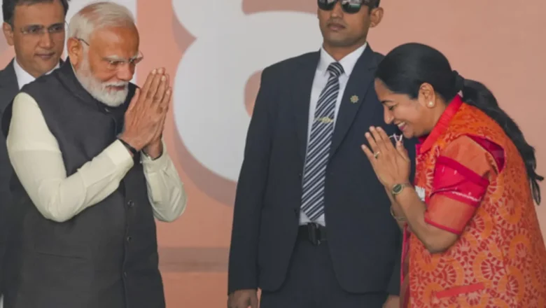 டெல்லி முதல்வர் ரேகா குப்தா பிரதமர் மோடியை சந்தித்தார்