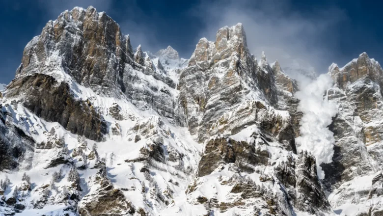 உத்தரகண்ட் பனிச்சரிவு: சிக்கிய 57 தொழிலாளர்களில் 32 பேர் மீட்கப்பட்டனர்.