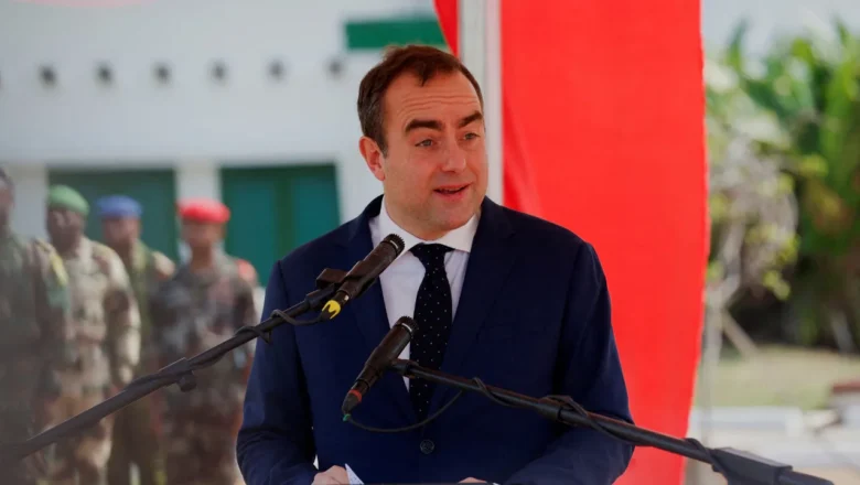 ரஃபேல்-எம் ஒப்பந்தத்தில் கையெழுத்திட பிரெஞ்சு பாதுகாப்பு அமைச்சர் லெகோர்னு மே மாதம் இந்தியா வருகிறார்.