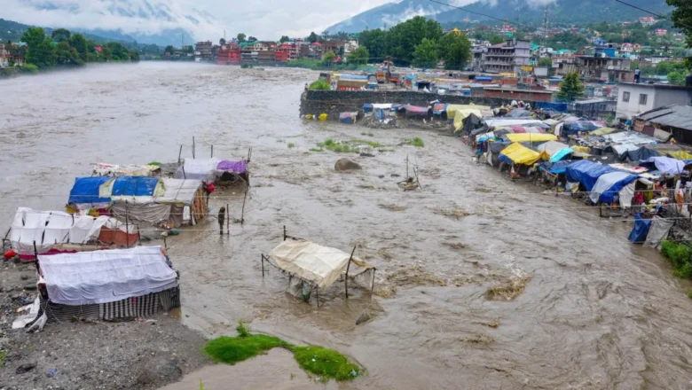 ஜம்மு-காஷ்மீர் உயரமான பகுதிகளில் மேக வெடிப்பு: மூன்று பேர் உயிரிழந்தனர்.