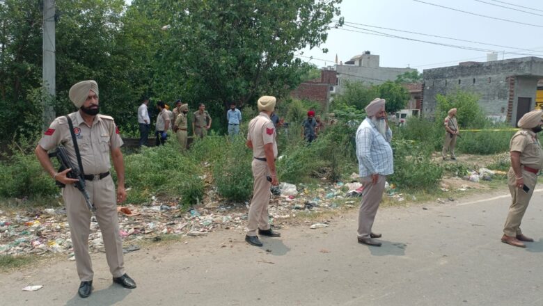 அமிர்தசரசில் குண்டுவெடிப்பு, போலீசார் தீவிர விசாரணை!