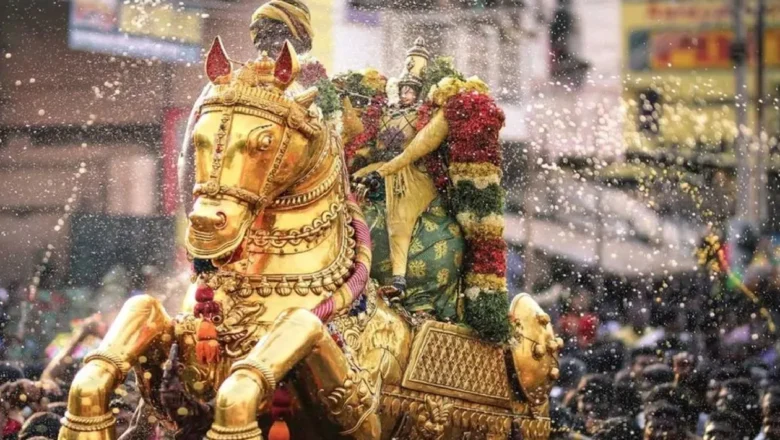 பச்சை பட்டுடுத்தி வைகை ஆற்றில் இறங்கினார், கள்ளழகர்!