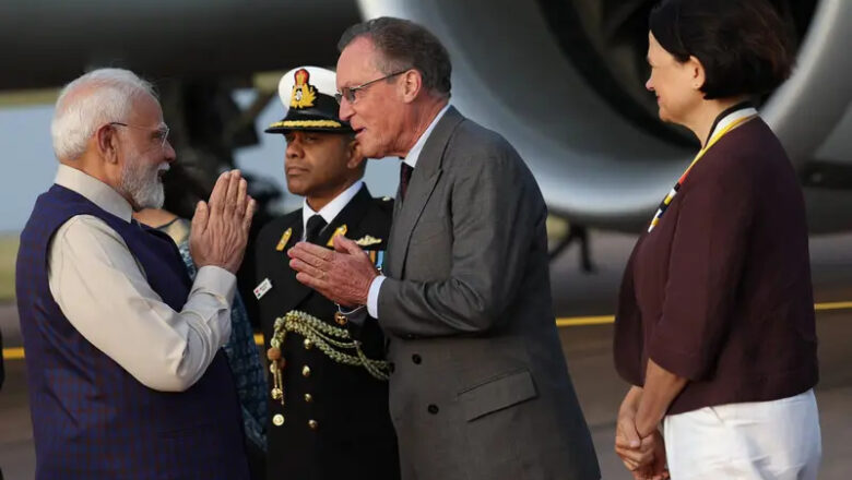 பிரெக்ஸிட் வர்த்தக ஒப்பந்தம் கையெழுத்திட பிரதமர் மோடி இங்கிலாந்து சென்றடைந்தார்.