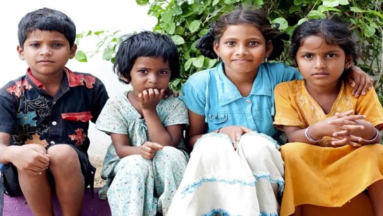 பெற்றோர் இல்லாத குழந்தைகளுக்கு மாதம் ரூ.2000 உதவித் தொகை, “அன்புக் கரங்கள்” திட்டம்.