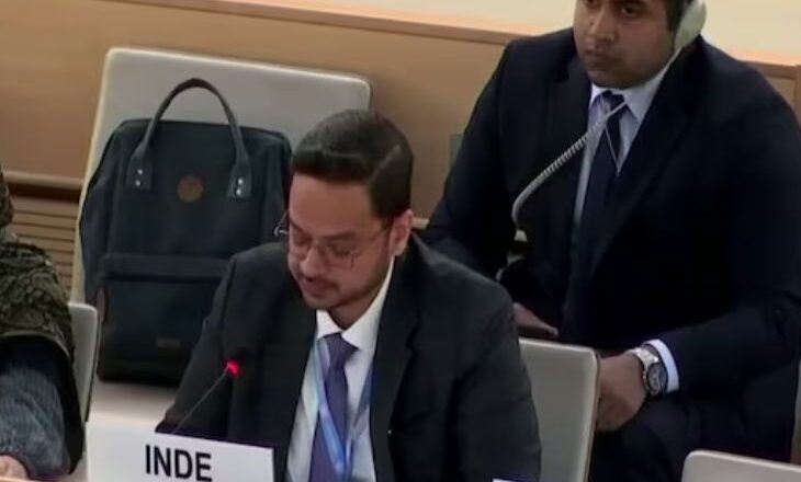 ‘பாகிஸ்தான் சொந்த மக்களை குண்டுவீசி தாக்குகிறது’: ஐ.நா. உரிமைகள் கவுன்சிலில் இந்தியா.