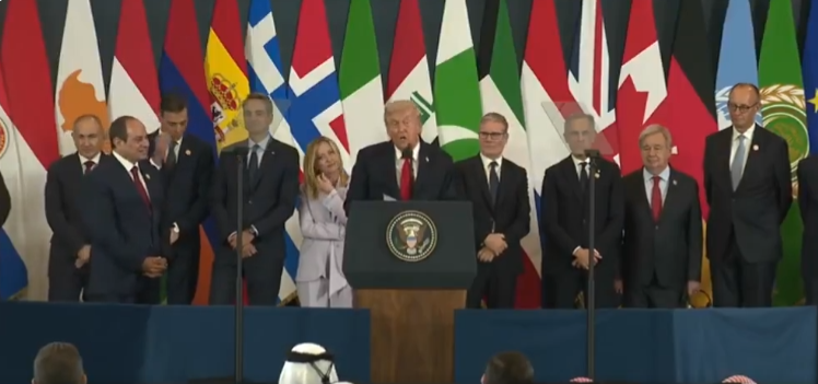 எகிப்து, கத்தார் துருக்கி தலைவர்கள் மற்றும் அமெரிக்க ஜனாதிபதி காசாவின் அமைதி பிரகடனத்தில் கையெழுத்திட்டனர்.