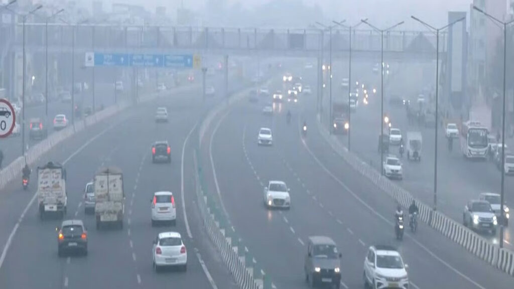 டில்லியில் காற்று மாசு உச்சக்கட்டத்தை எட்டியது – அரசு கடுமையான கட்டுப்பாடுகளை அமல்படுத்தியது!